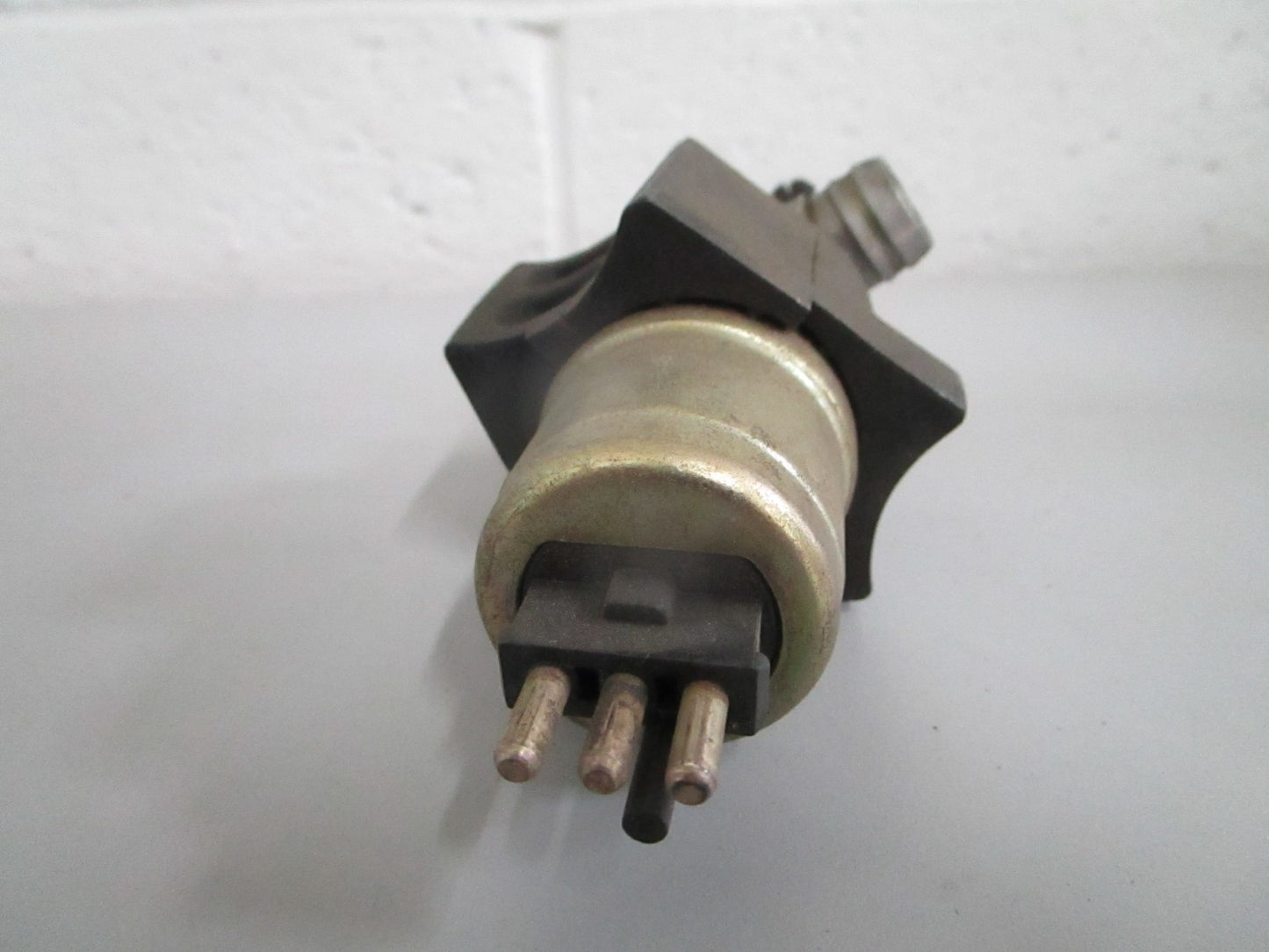 NEW OEM 0280140503 0001411725 Mercedes-Benz Bosch Idle Speed Valve 0820