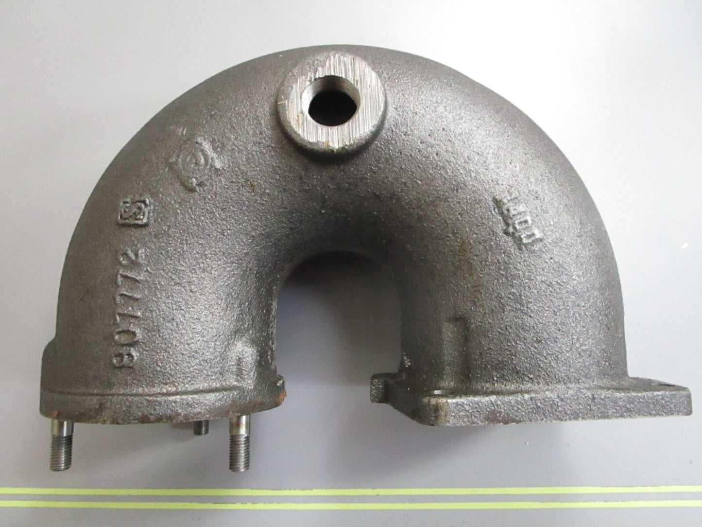 *NEW OEM* 0820 OMC Johnson Evinrude Elbow & Stud Ay 979730 0979730