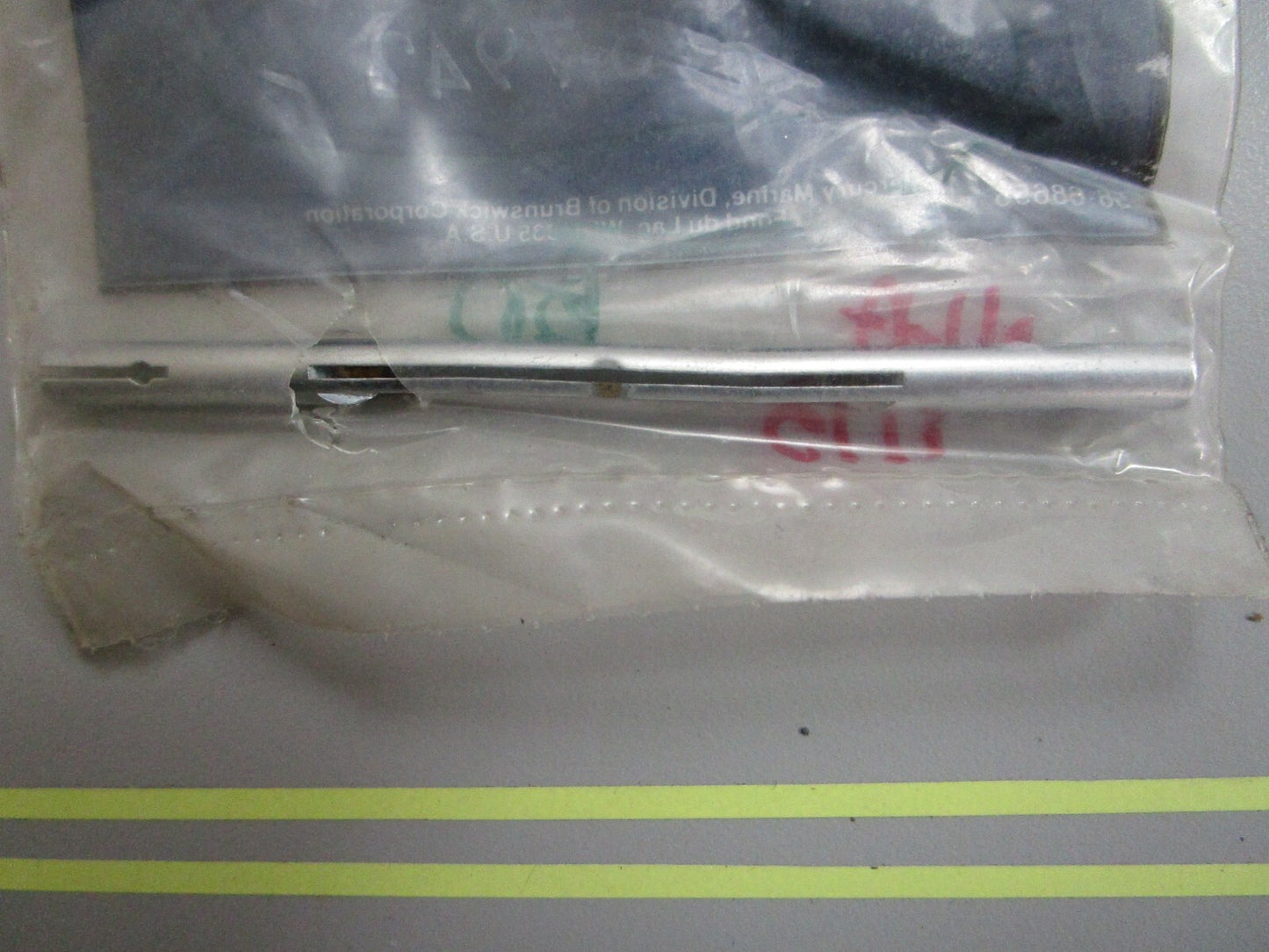 *NEW OEM* 0820 Mercury Quicksilver Throttle Shaft 1395-7942