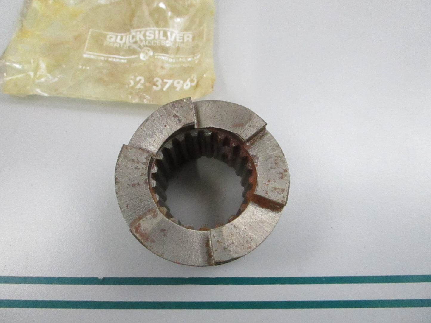 NEW OEM 52-37963 Mercury Quicksilver Clutch Dog 0810