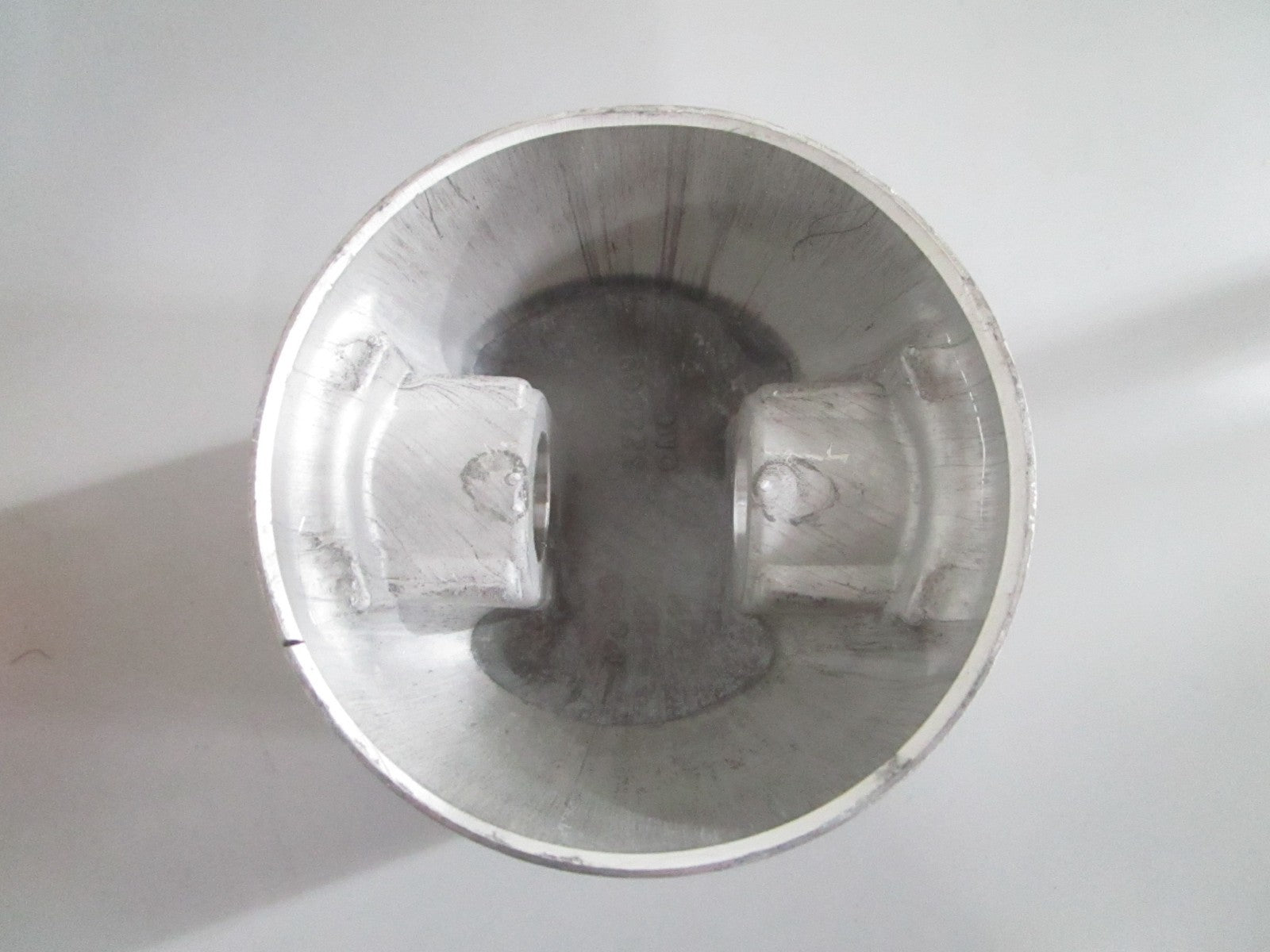 NEW OEM 388673 322969 OMC Johnson Evinrude .020 Piston 0820