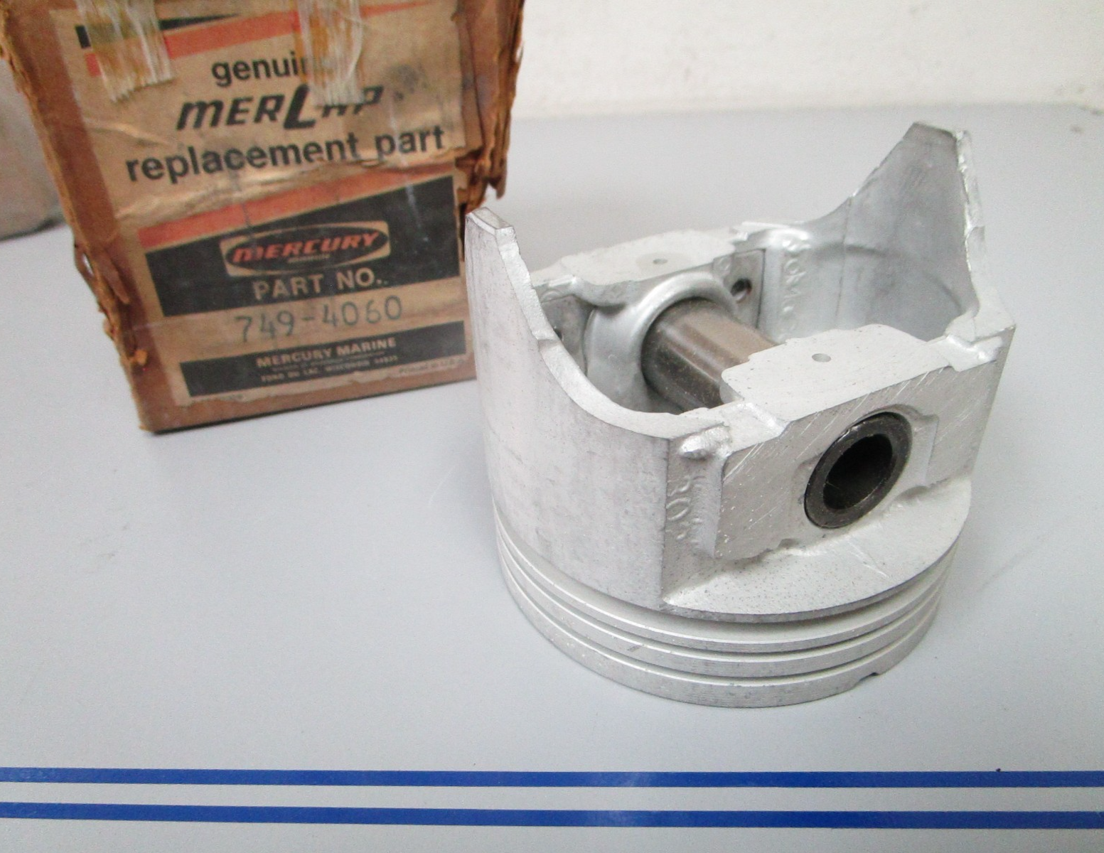 NEW OEM 749-4060 Mercury Mercruiser Ford 302 V8 1970- 1972 OS .020 Piston 0720