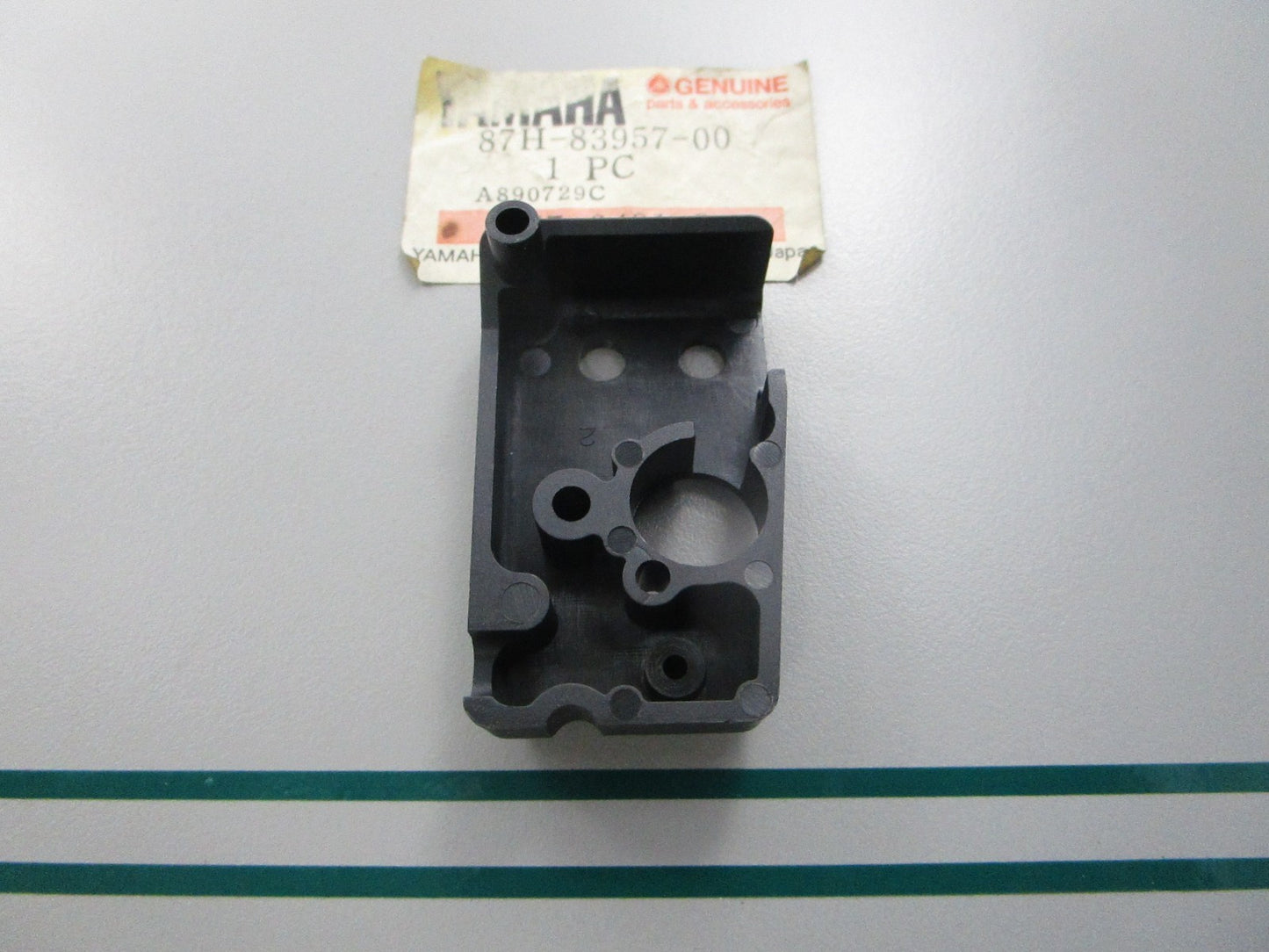 NEW OEM 87H-83957-00-00 Yamaha Lever Holder Cap 0810