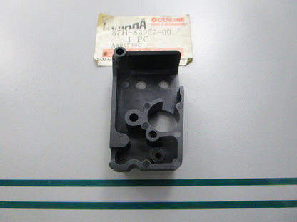 NEW OEM 87H-83957-00-00 Yamaha Lever Holder Cap 0810