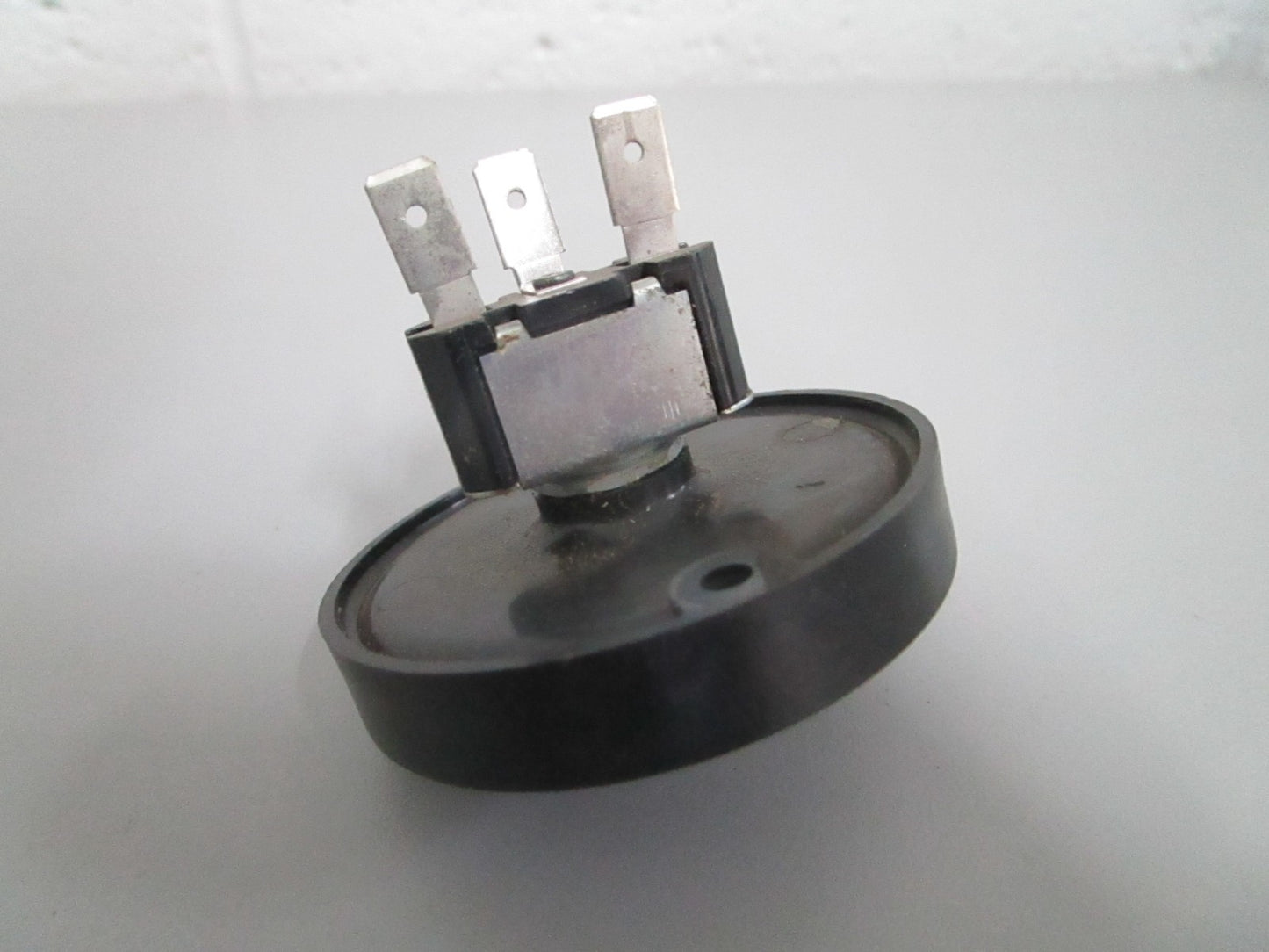 NEW OEM 172899 0172899 OMC Johnson Evinrude Trim Switch Assy 0820