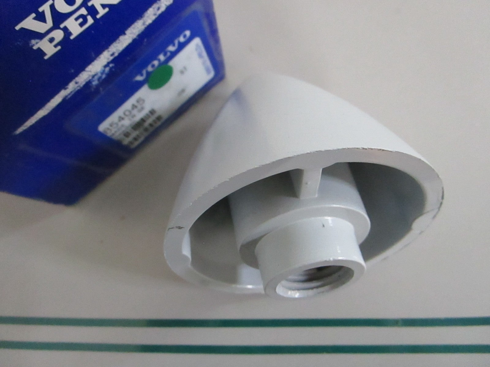 Volvo Penta 854045 Aquamatic Propeller Cone Spinner AQ 200 280 290 NEW OEM 0820