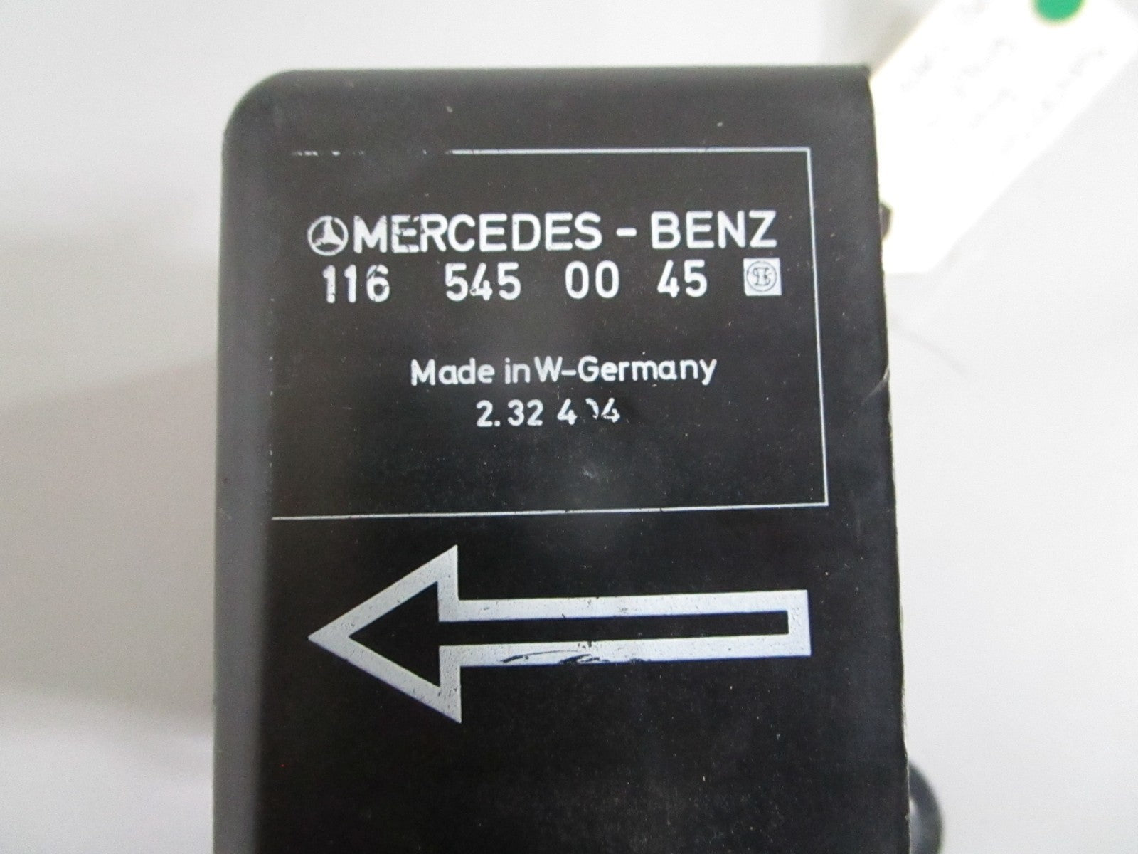 NEW OEM 1165450045 Mercedes-Benz Glow Plug Relay 0820