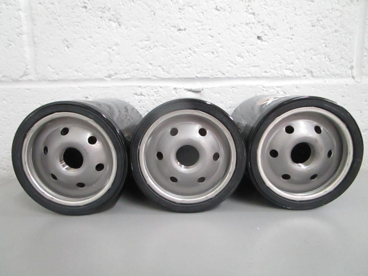 NEW OEM (LOT OF 3) 57202 Wix Oil Filter 0820