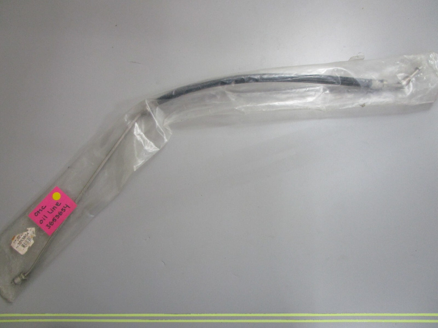 *NEW OEM* 0820 OMC Johnson Evinrude Oil Line 3853854