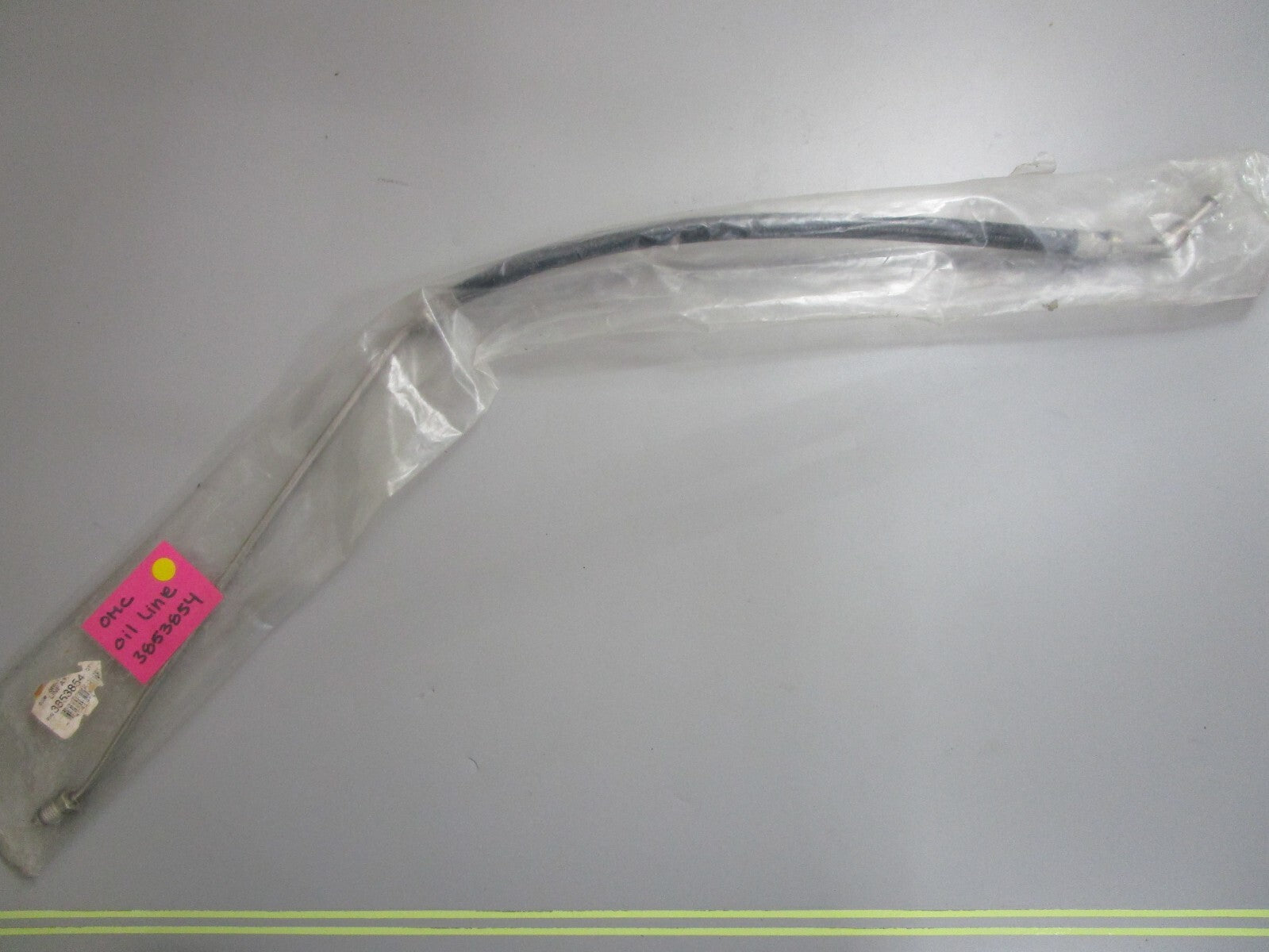 *NEW OEM* 0820 OMC Johnson Evinrude Oil Line 3853854