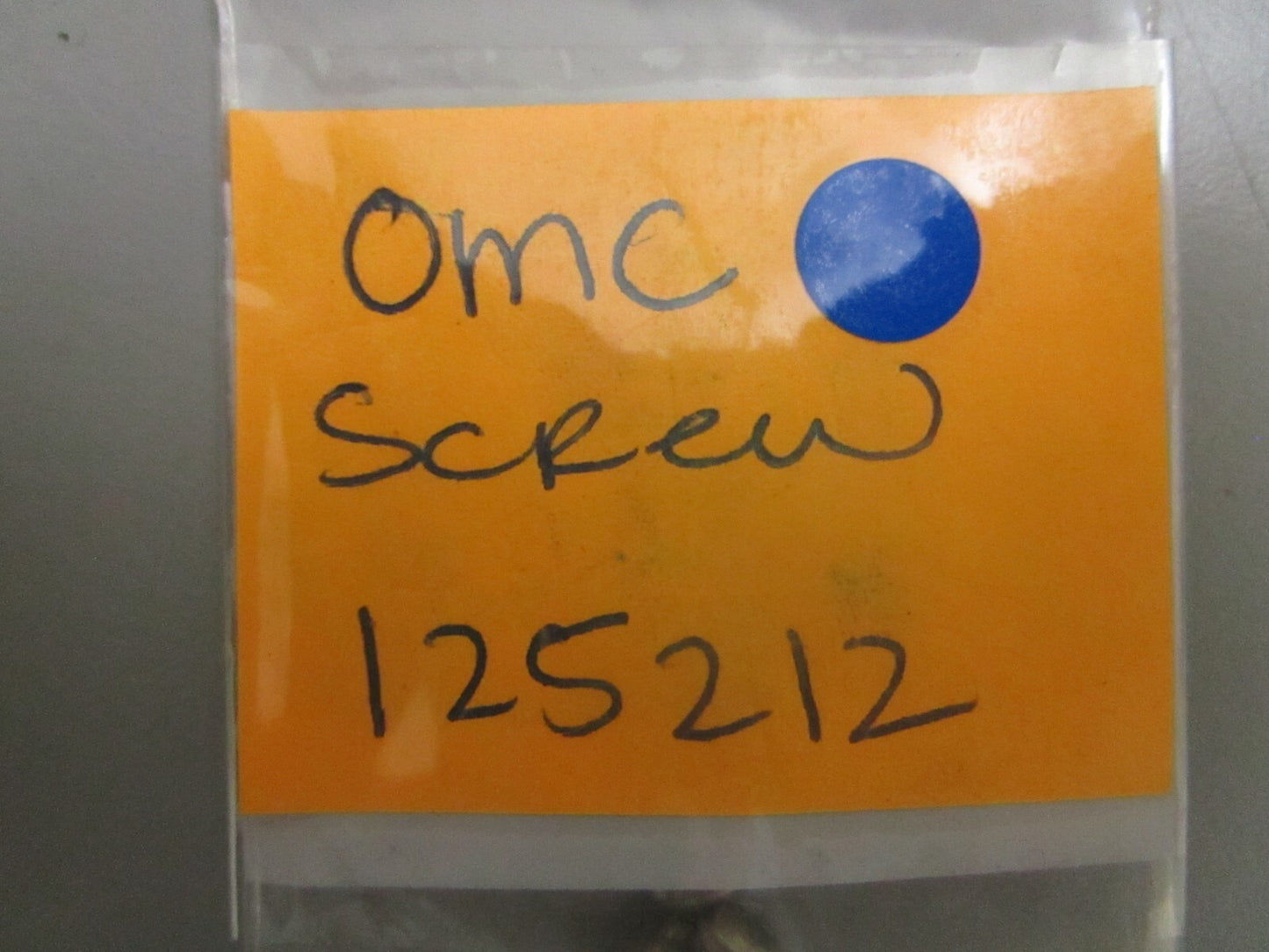 *NEW OEM* (LOT OF 2) 0810 OMC Johnson Evinrude Screw 125212 0125212