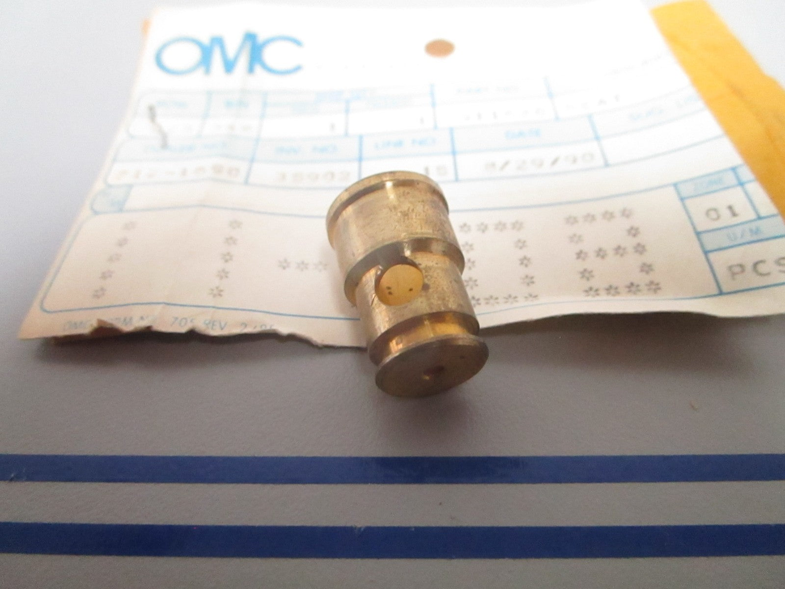 NEW OEM 911620 0911620 OMC Johnson Evinrude Relief Valve Seat 0810
