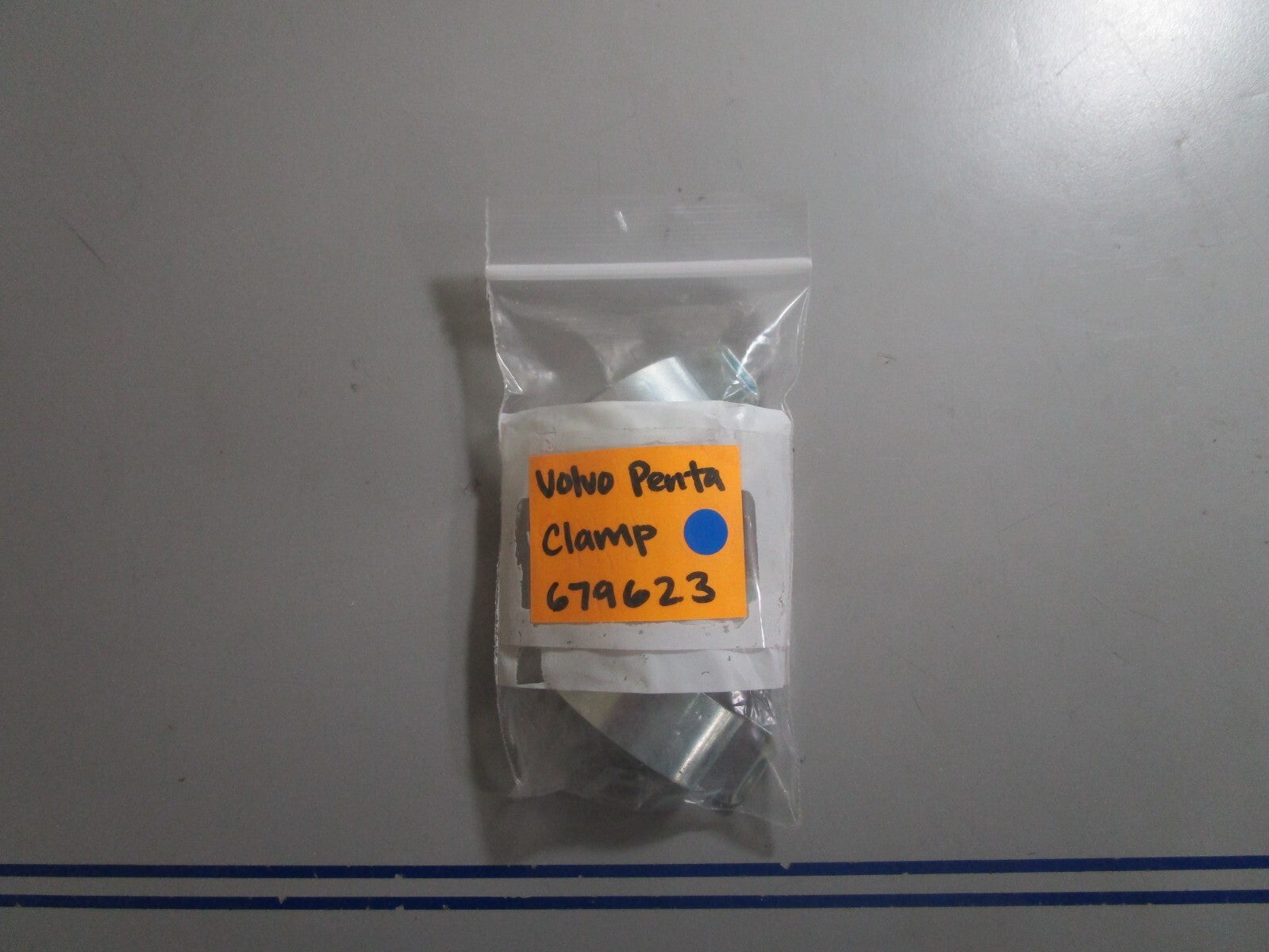 *NEW OEM* (LOT OF 5) 0810 Volvo Penta Clamp 679623