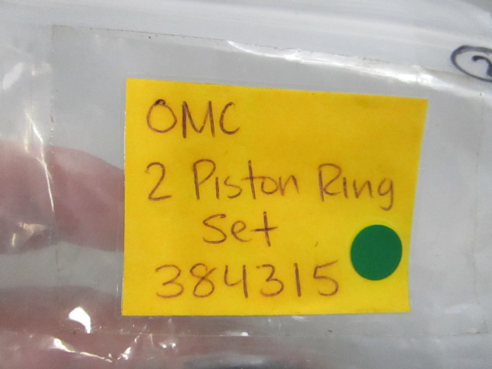 NEW OEM 384315 0384315 OMC Johnson Evinrude 2 Piston Ring Set 0810