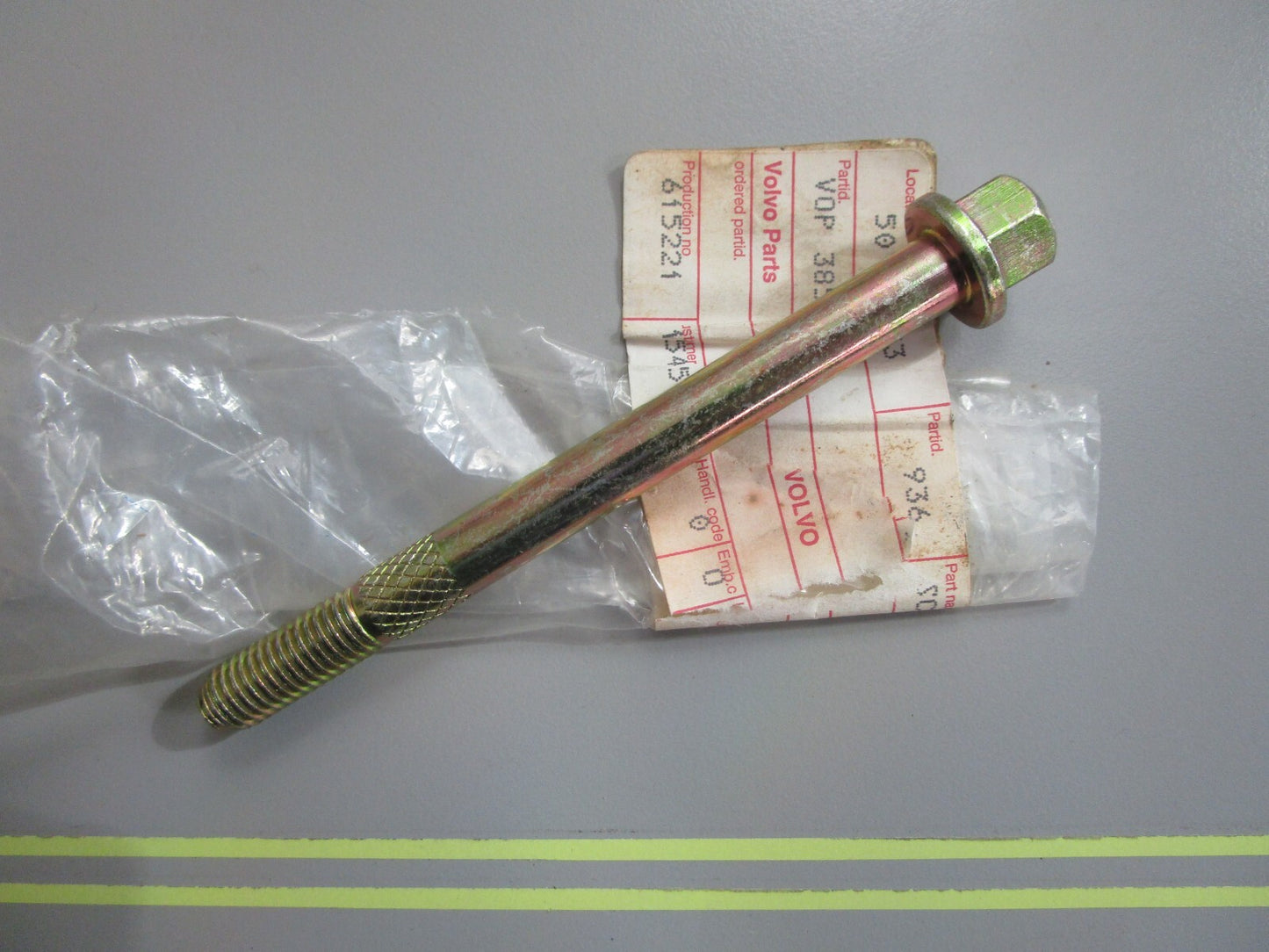 *NEW OEM* 0820 Volvo Penta Screw 3857936