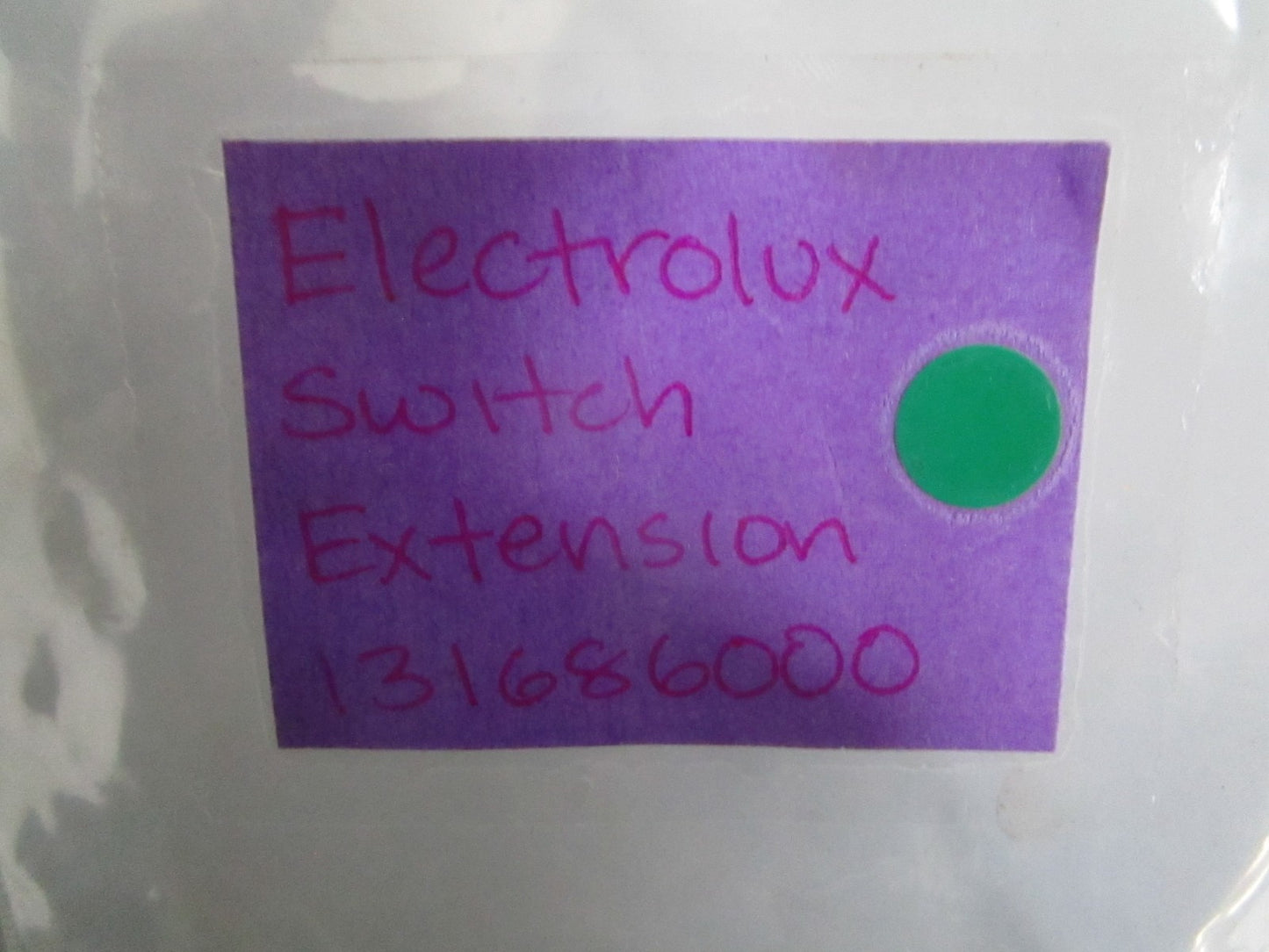 NEW OEM 131686000 Electrolux Switch Extension 0820