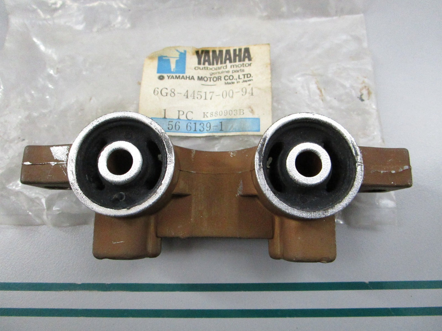 NEW OEM 6G8-44517-00-94 Yamaha Upper Rubber Mount 0810