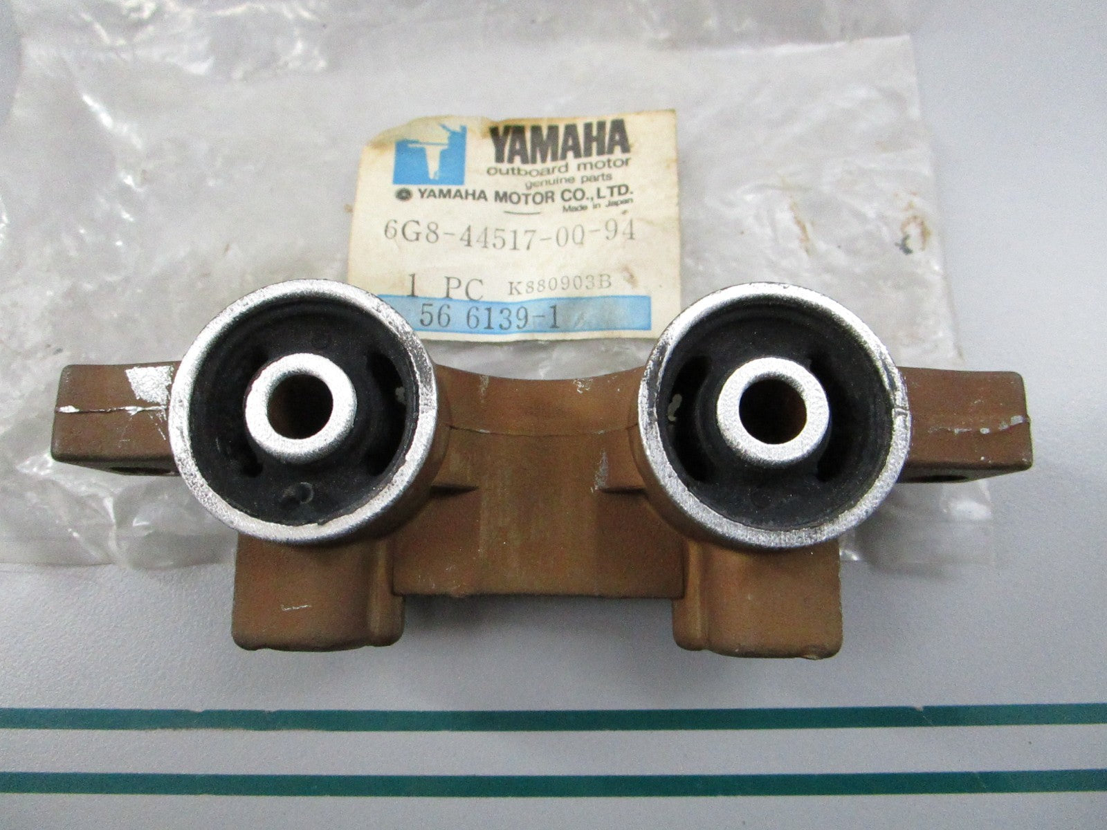 NEW OEM 6G8-44517-00-94 Yamaha Upper Rubber Mount 0810