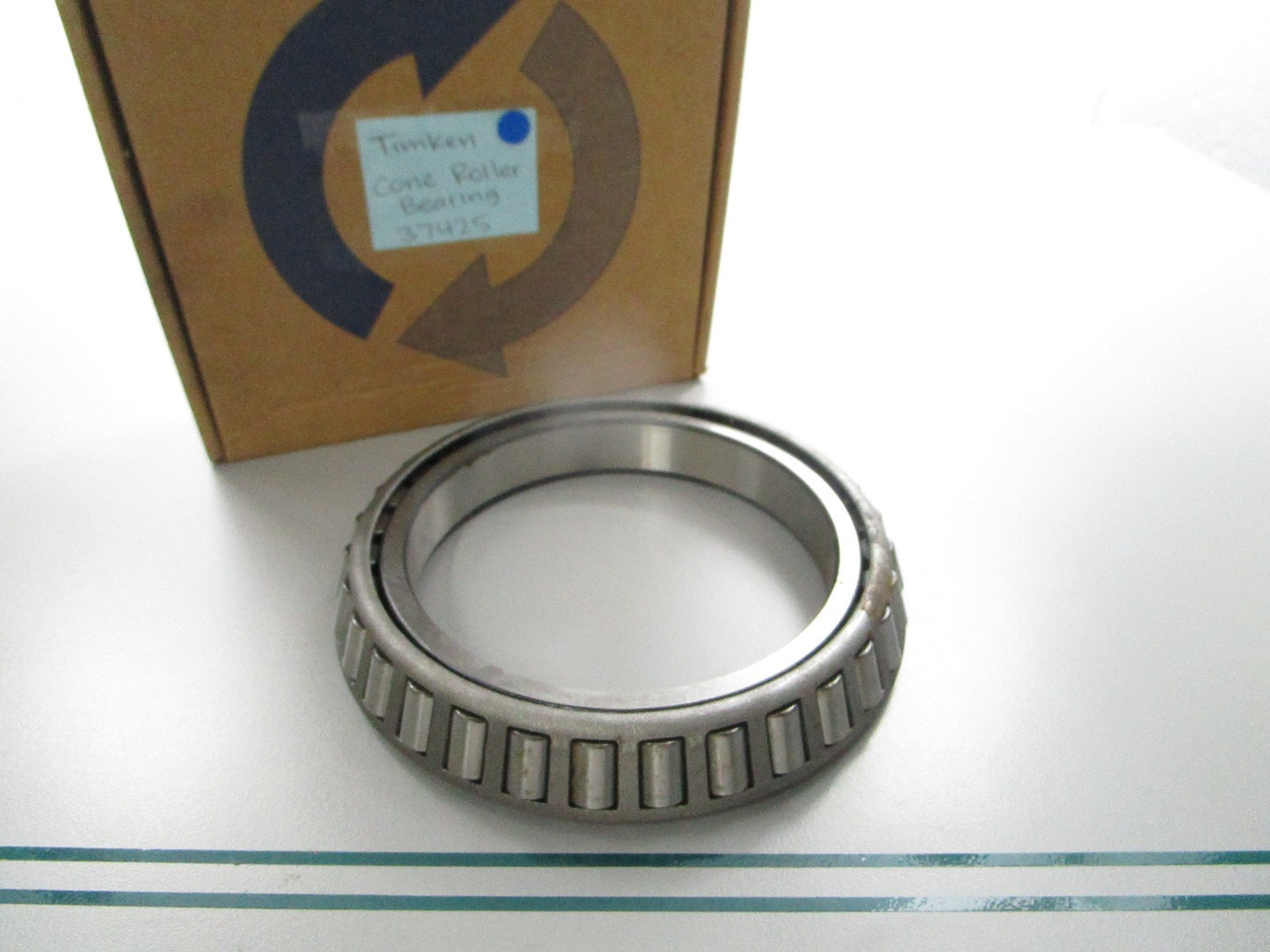 NEW 37425 Timken Cone Roller Bearing 0810
