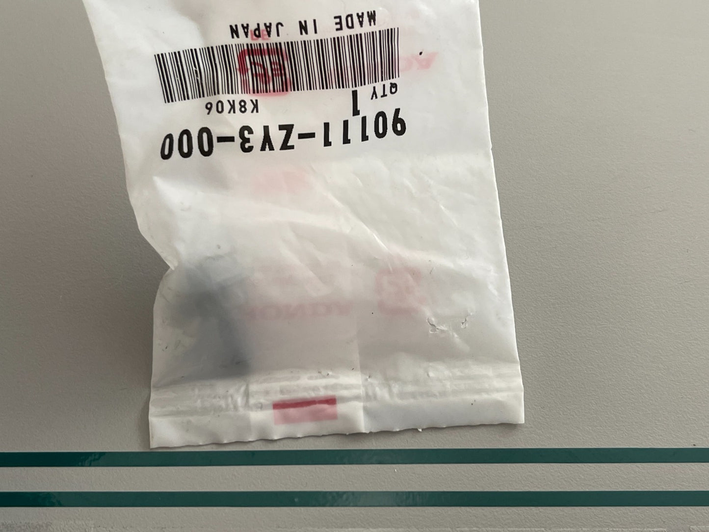 NEW OEM 90111-ZY3-000 Honda 6 X 17 Special Bolt 0810