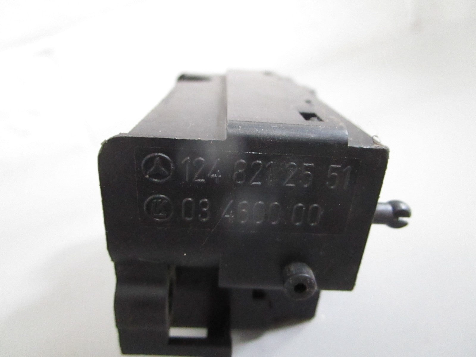 NEW OEM 1248212551 Mercedes-Benz Seat Adjustment Switch 0820