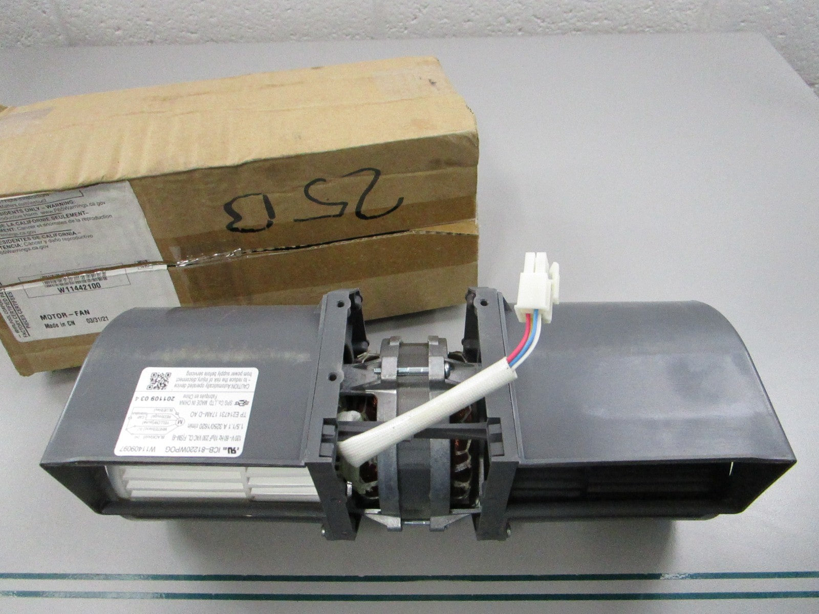 NEW OEM W11442100 Whirlpool Fan Motor 0810