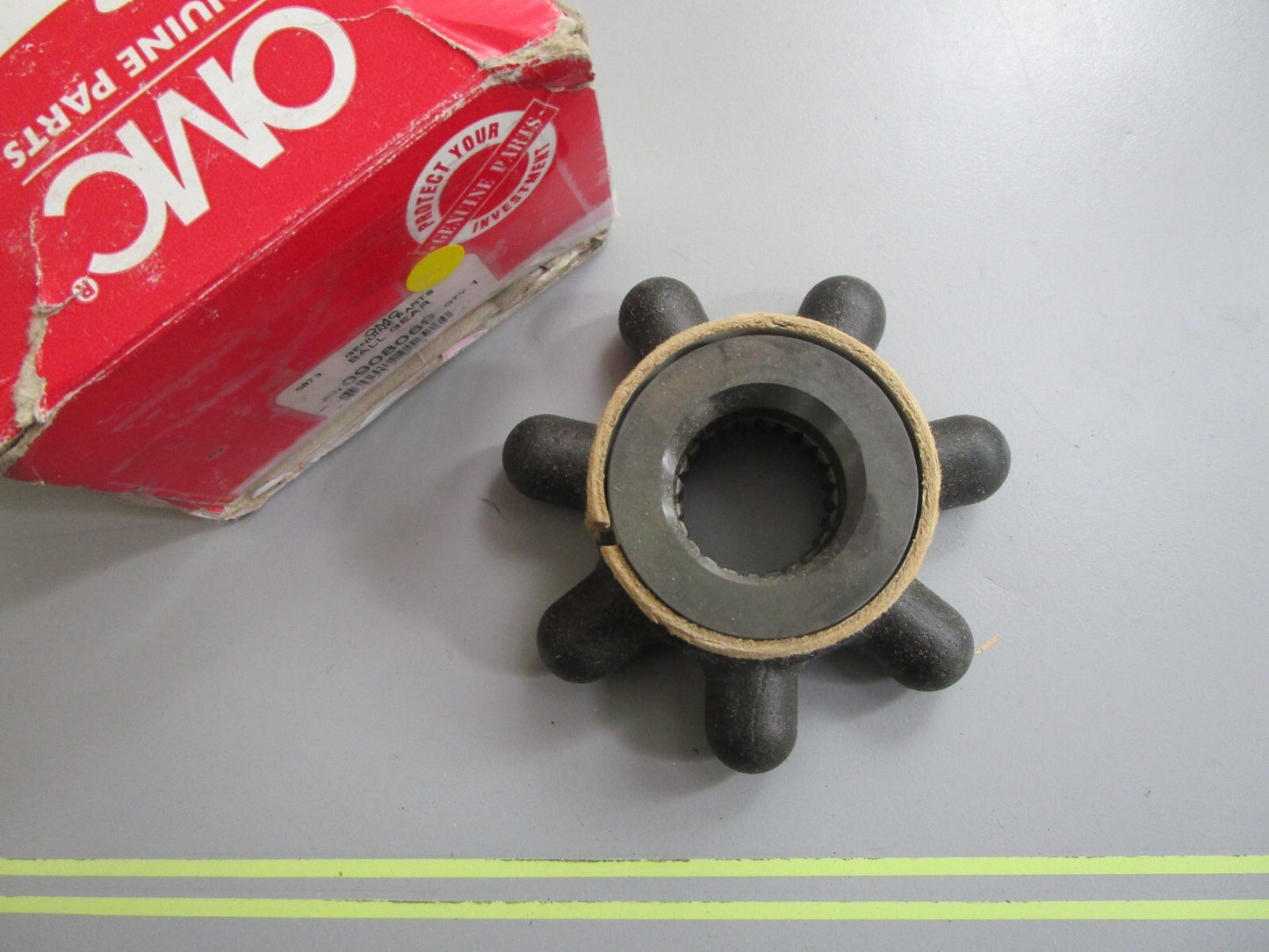 *NEW OEM* 0820 OMC Johnson Evinrude Ball Gear 908069 0908069