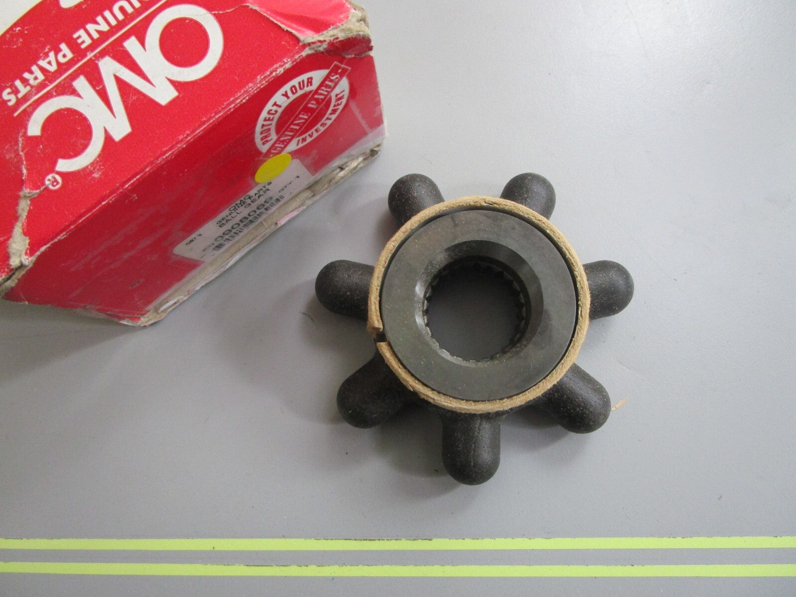 *NEW OEM* 0820 OMC Johnson Evinrude Ball Gear 908069 0908069