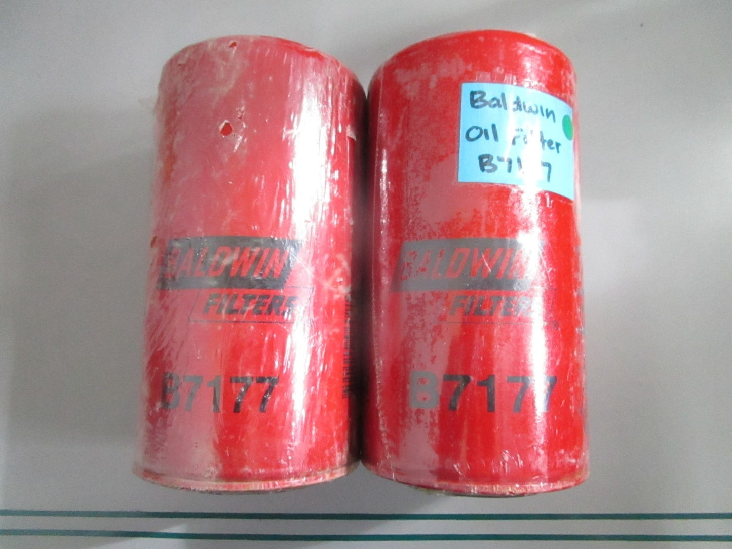 NEW OEM (LOT OF 2) B7177 Baldwin Oil Filter 0820