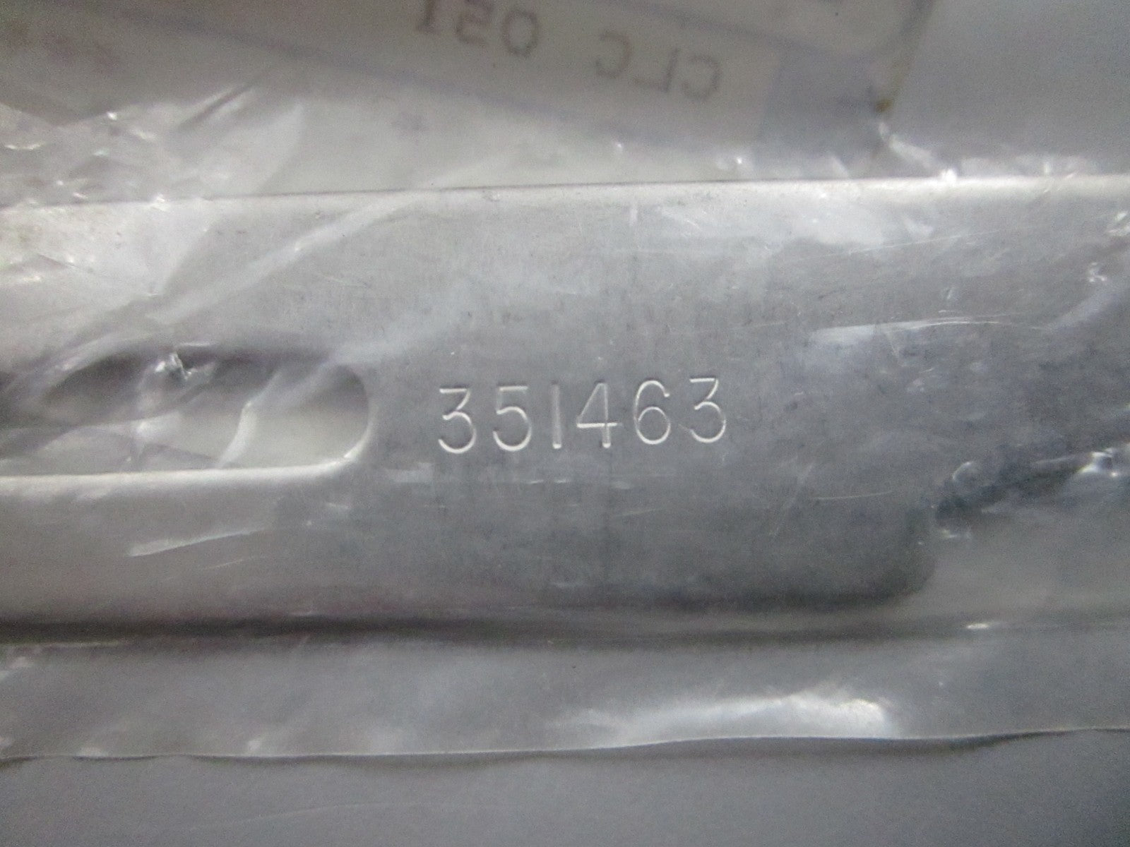 *NEW OEM* 0810 OMC Johnson Evinrude Bracket 351463 0351463