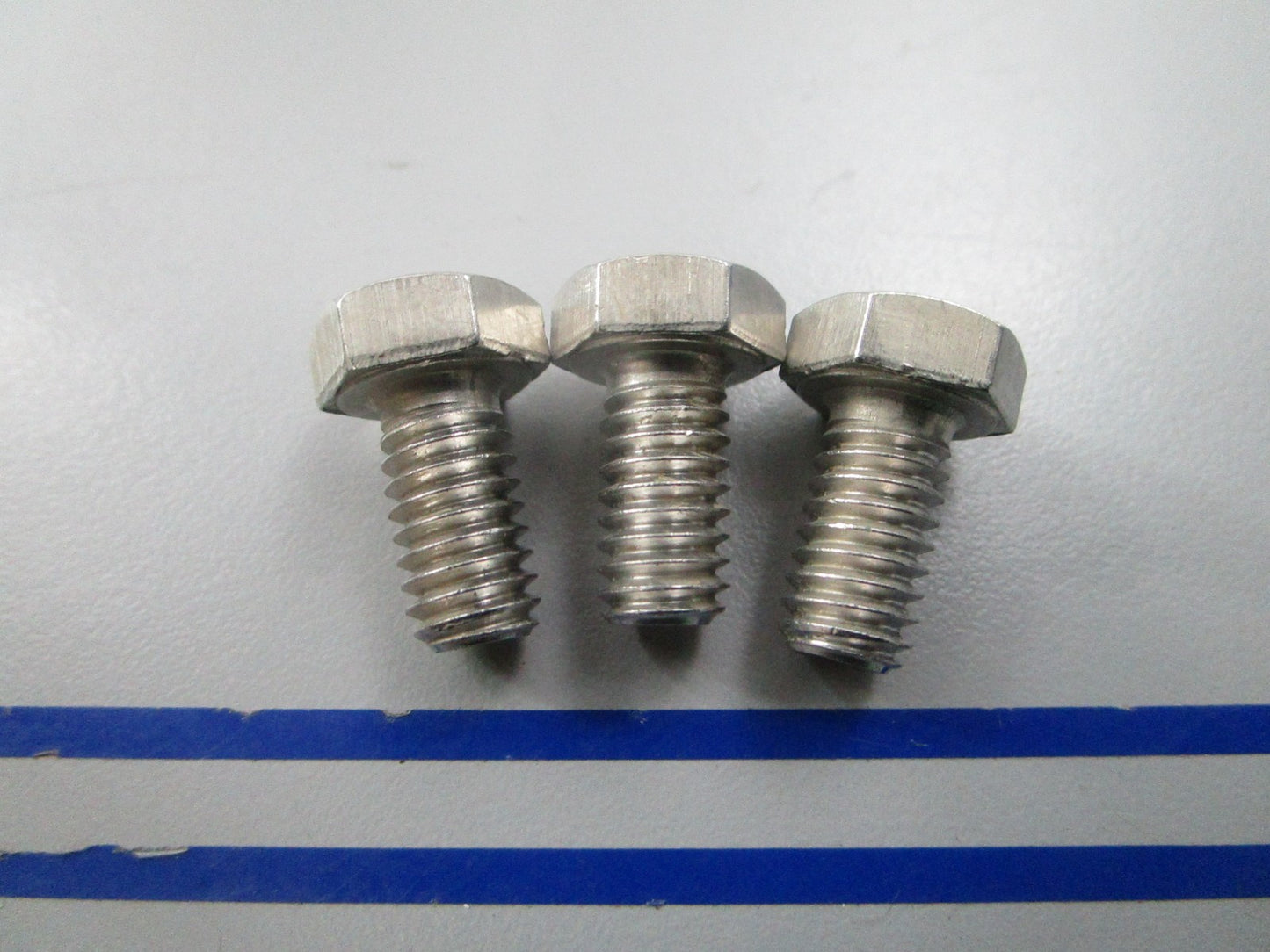 NEW OEM (LOT OF 3) 330437 0330437 OMC Johnson Evinrude Screw 0810