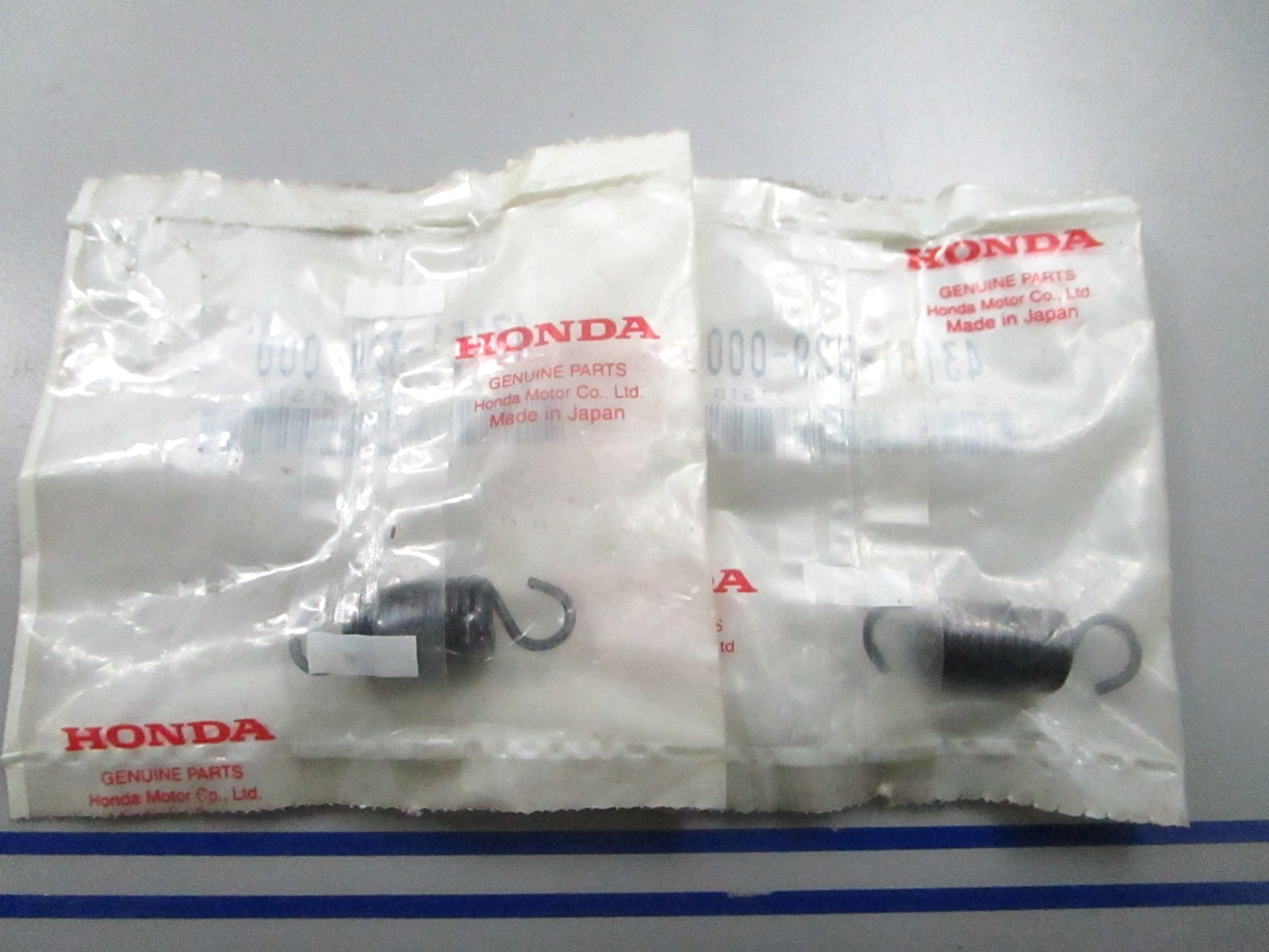 *NEW OEM* (LOT OF 2) 0810 Honda Brake Shoe Spring 43151-329-000
