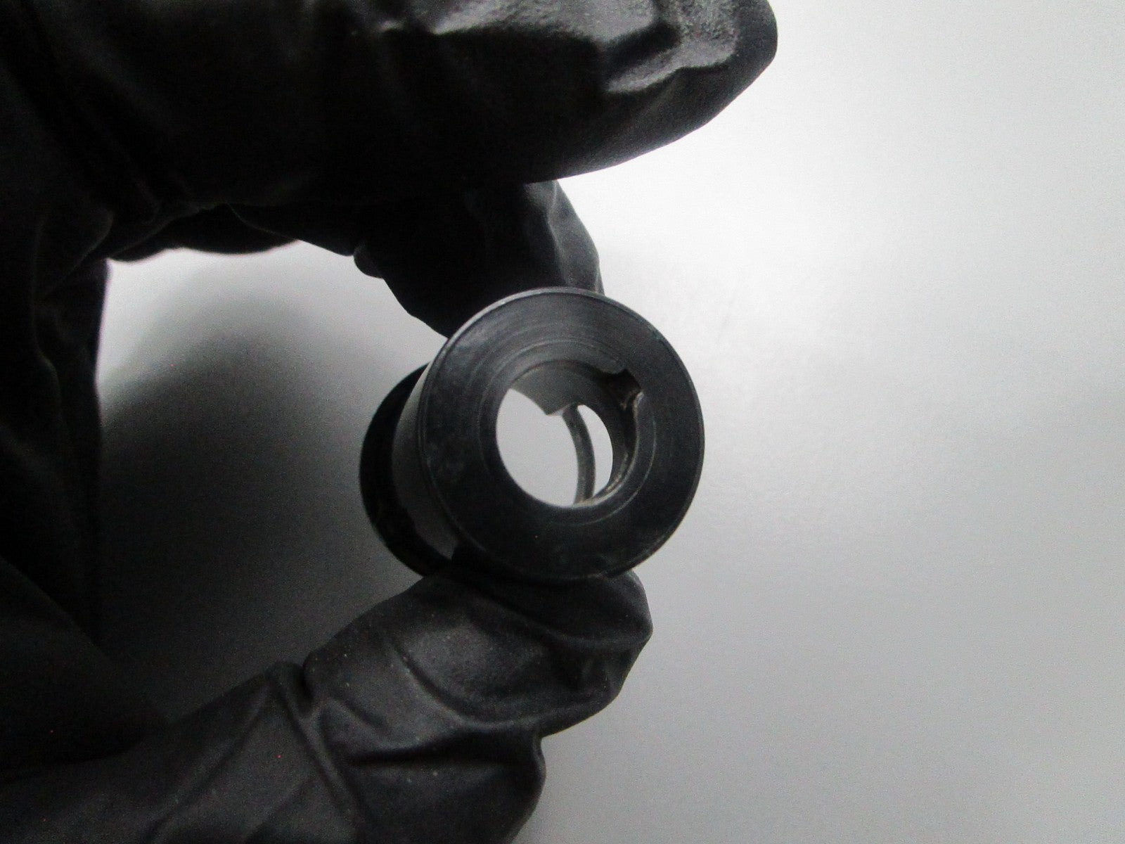 NEW OEM 305266 0305266 OMC Johnson Evinrude Thermostat Housing 0810