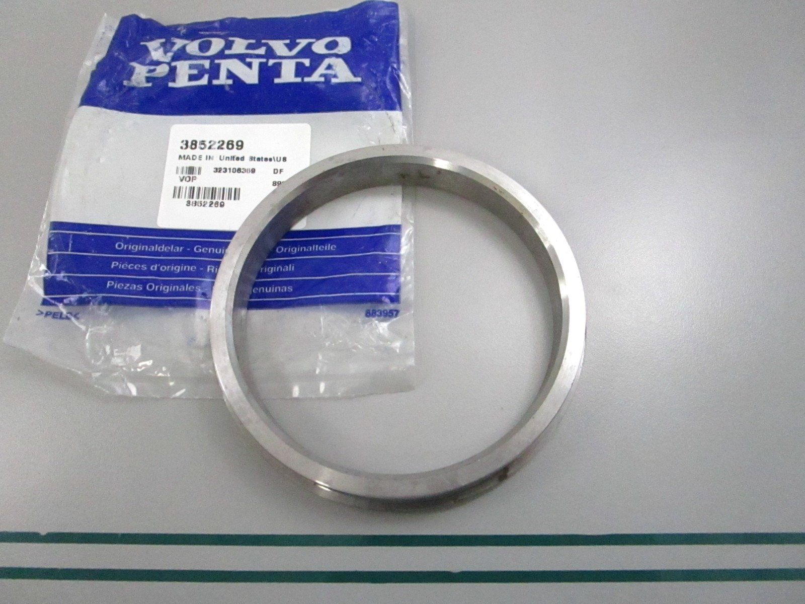 NEW OEM 3852269 Volvo Penta Bearing Ring 0810