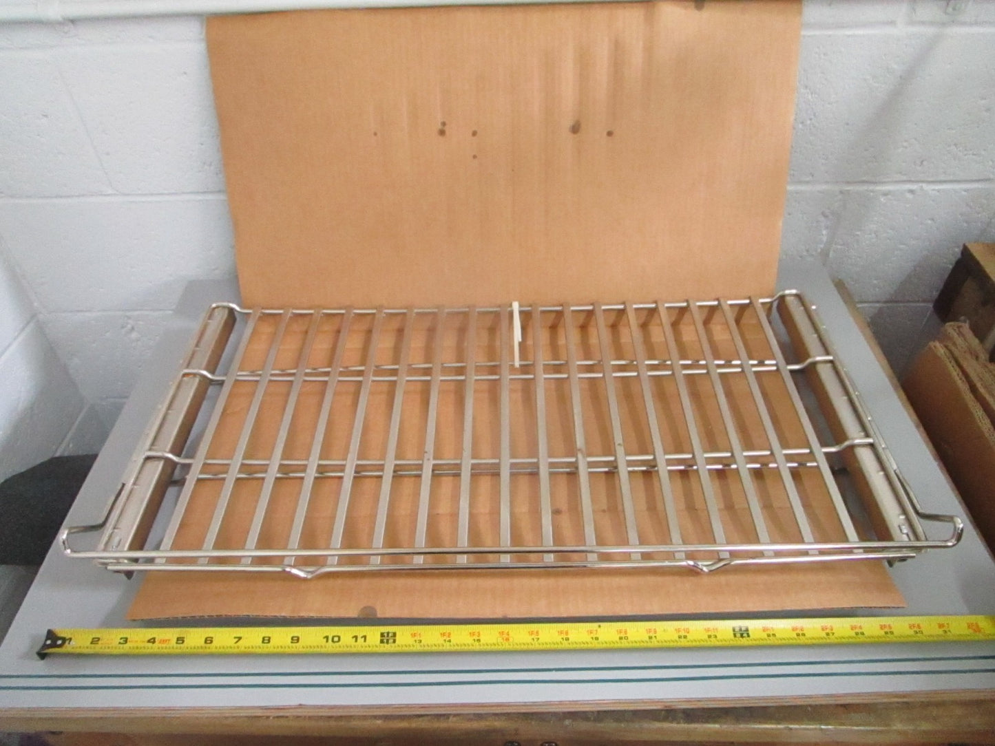 Whirlpool NEW OEM Sliding Oven Rack W11545292 NOS Part 0820