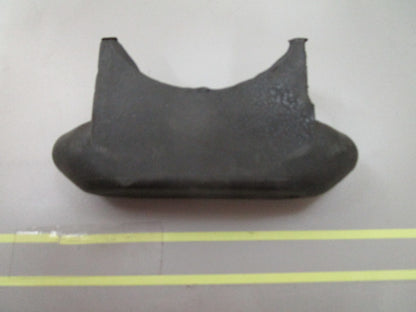 *NEW OEM* 0810 OMC Johnson Evinrude Bumper Assembly 379259 0379259