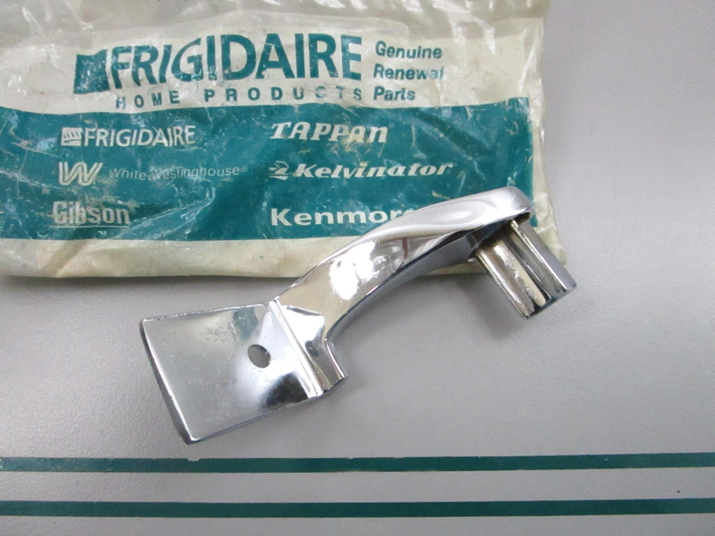 NEW OEM 5300162930 Frigidaire Door Handle End Cap 0810