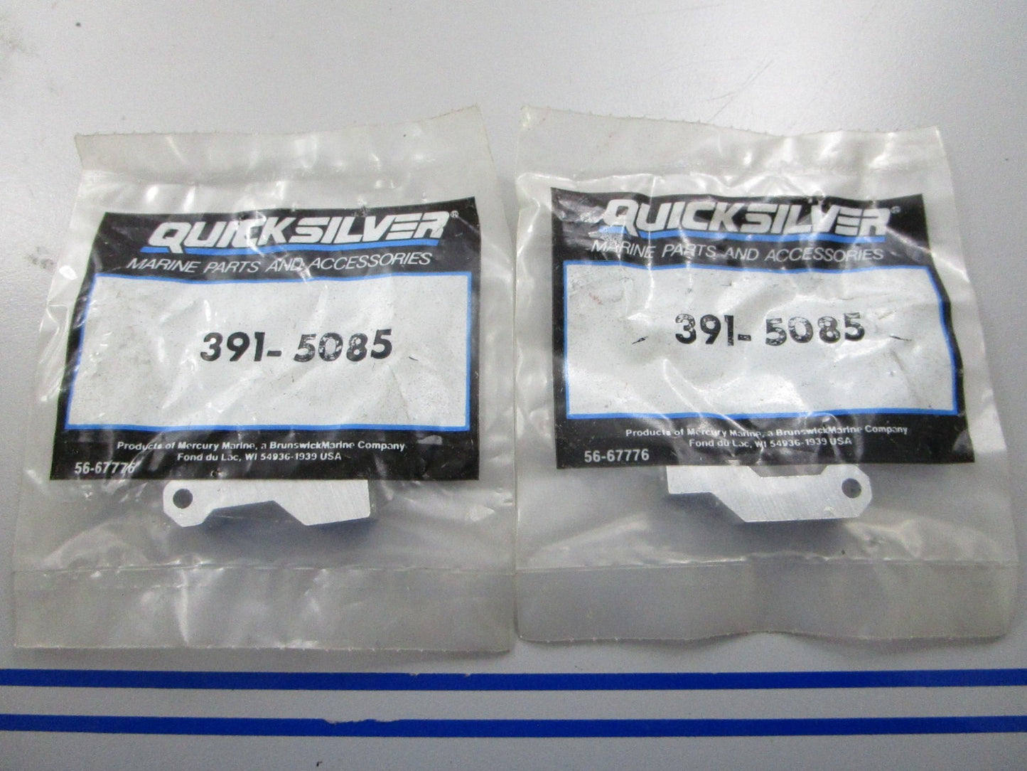 *NEW OEM* (LOT OF 2) 0810 Mercury Quicksilver Clamp 391-5085