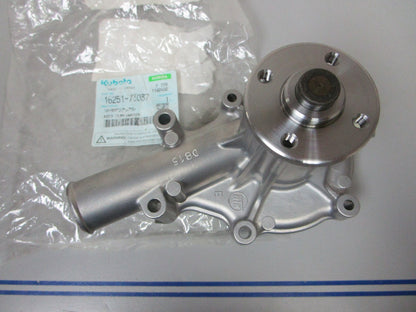 *NEW OEM* 0720 Kubota Water Pump Assembly 16251-73037
