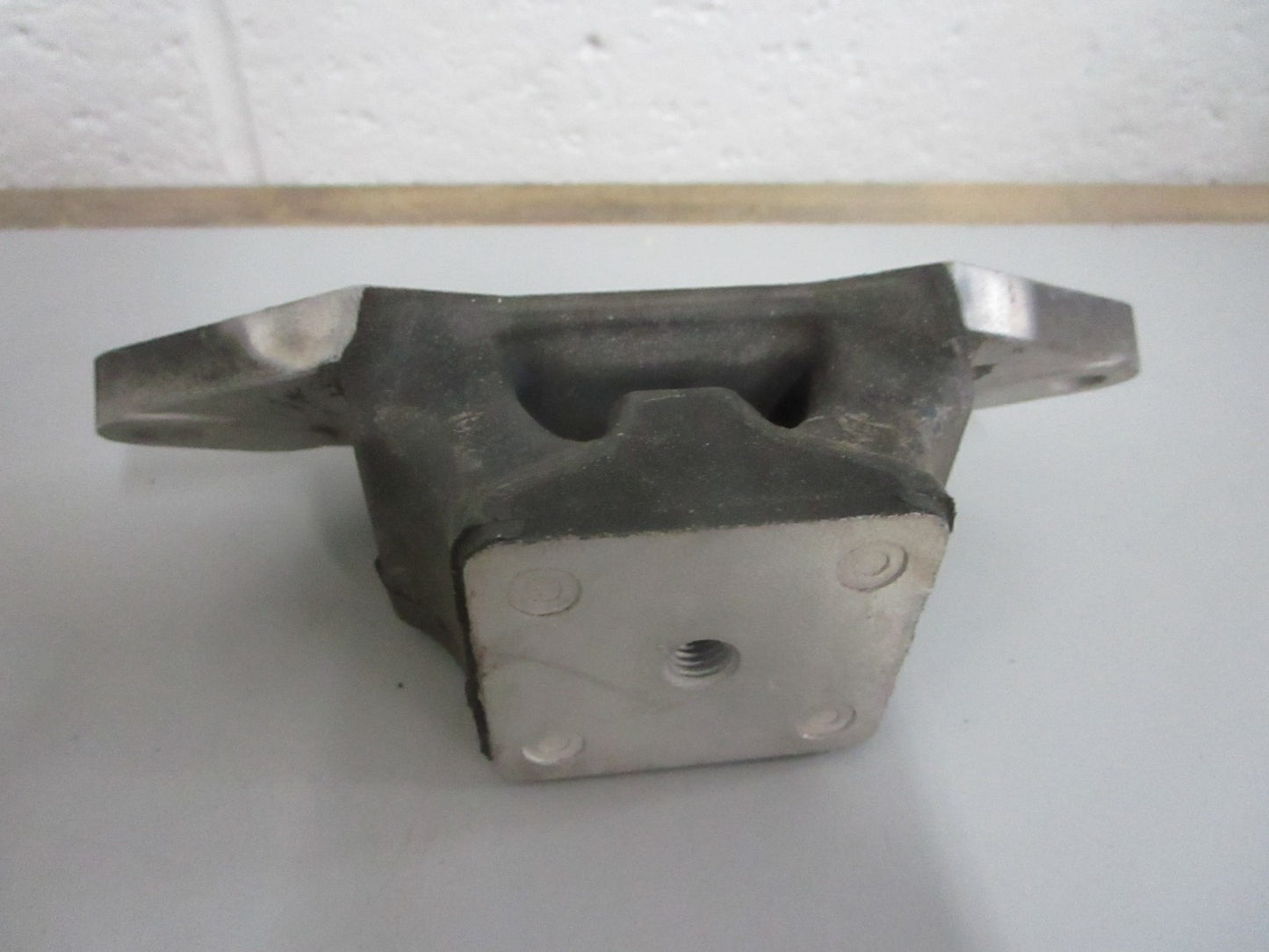*NEW OEM* 0820 Yamaha Rubber Mount 66V-44157-01-8P