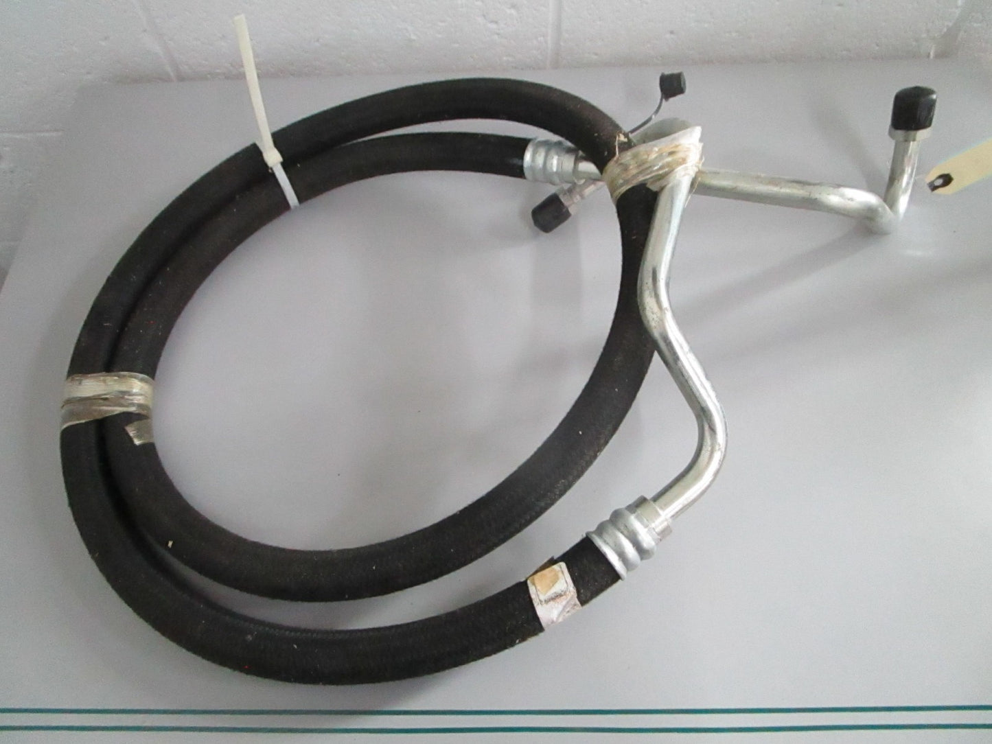 NEW OEM RE225312 John Deere Line 0820
