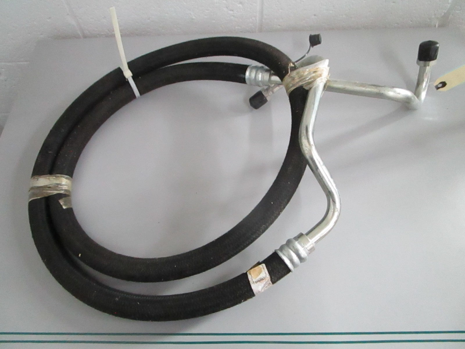 NEW OEM RE225312 John Deere Line 0820