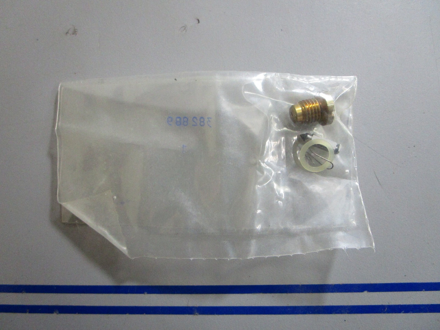 *NEW OEM* 0810 OMC Johnson Evinrude Float Valve Assembly 382889 0382889