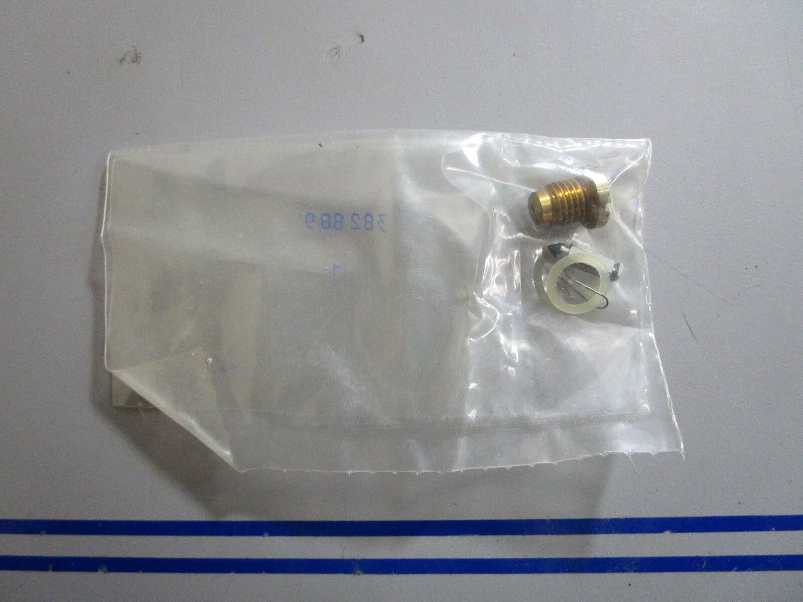 *NEW OEM* 0810 OMC Johnson Evinrude Float Valve Assembly 382889 0382889