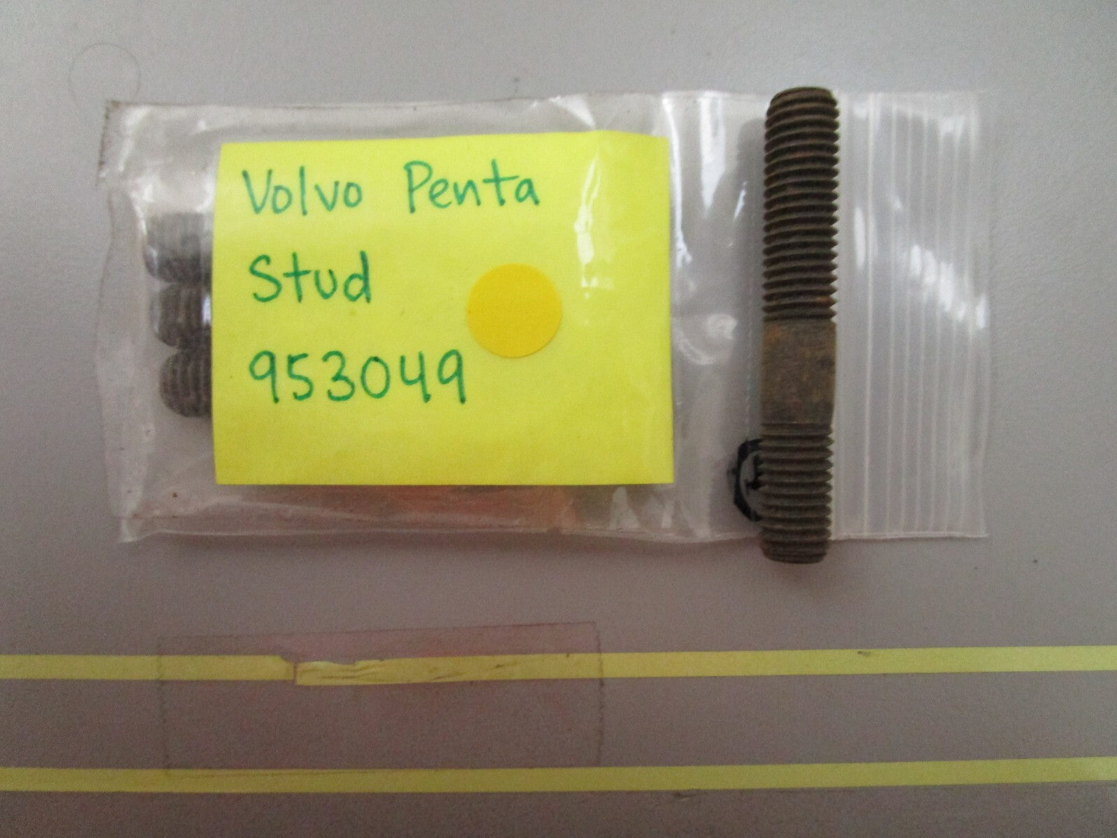 *NEW OEM* 0810 Volvo Penta Stud 953049