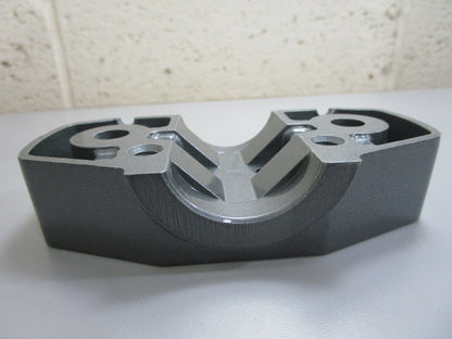 *NEW OEM* 0820 Suzuki Lower Mount Bracket 54212-96310-0ED