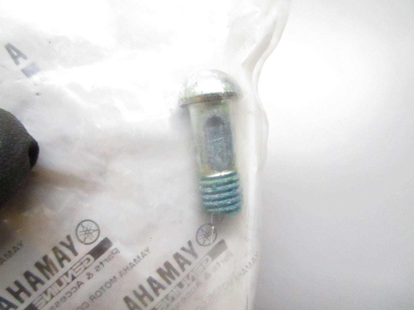 *NEW OEM* 0810 Yamaha Bolt 90109-083E0