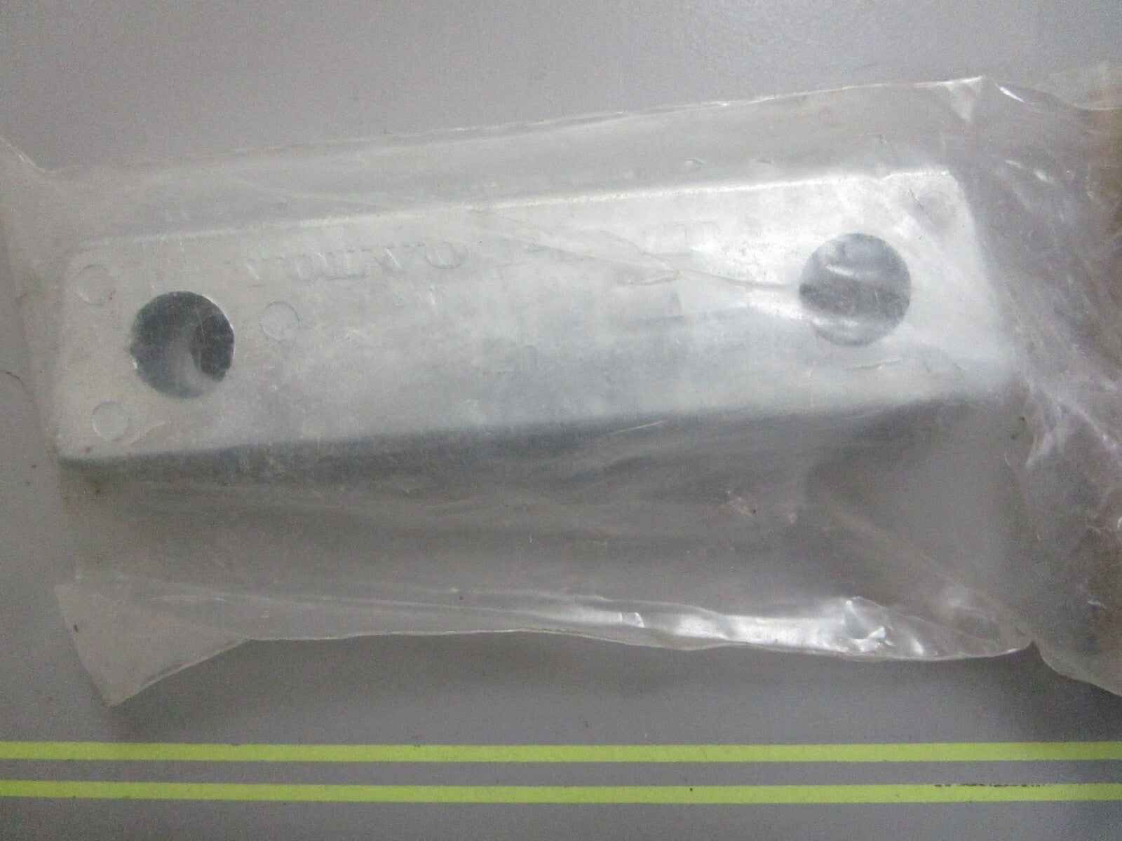 *NEW OEM* 0820 Volvo Penta Zinc Anode 852835