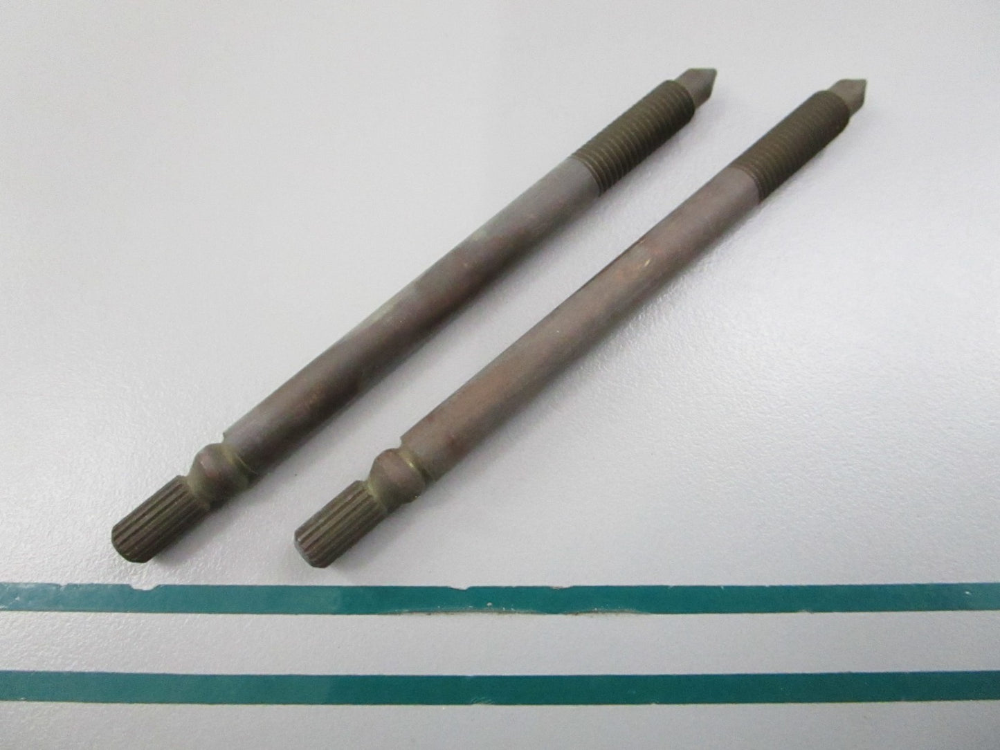 NEW OEM (LOT OF 2) 204699 0204699 OMC Johnson Evinrude Needle Valve 0810