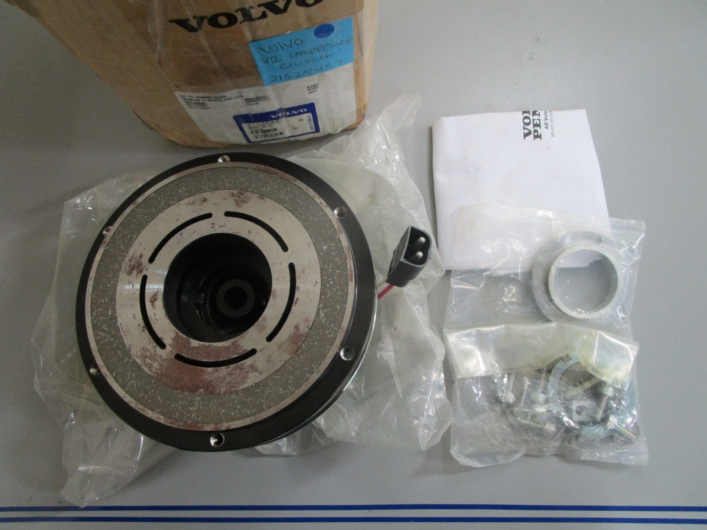 *NEW OEM* 0820 Volvo Penta V2 Compressor Clutch 21325457